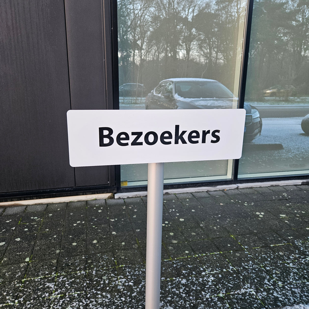 Slim Line parkeerbord op paal